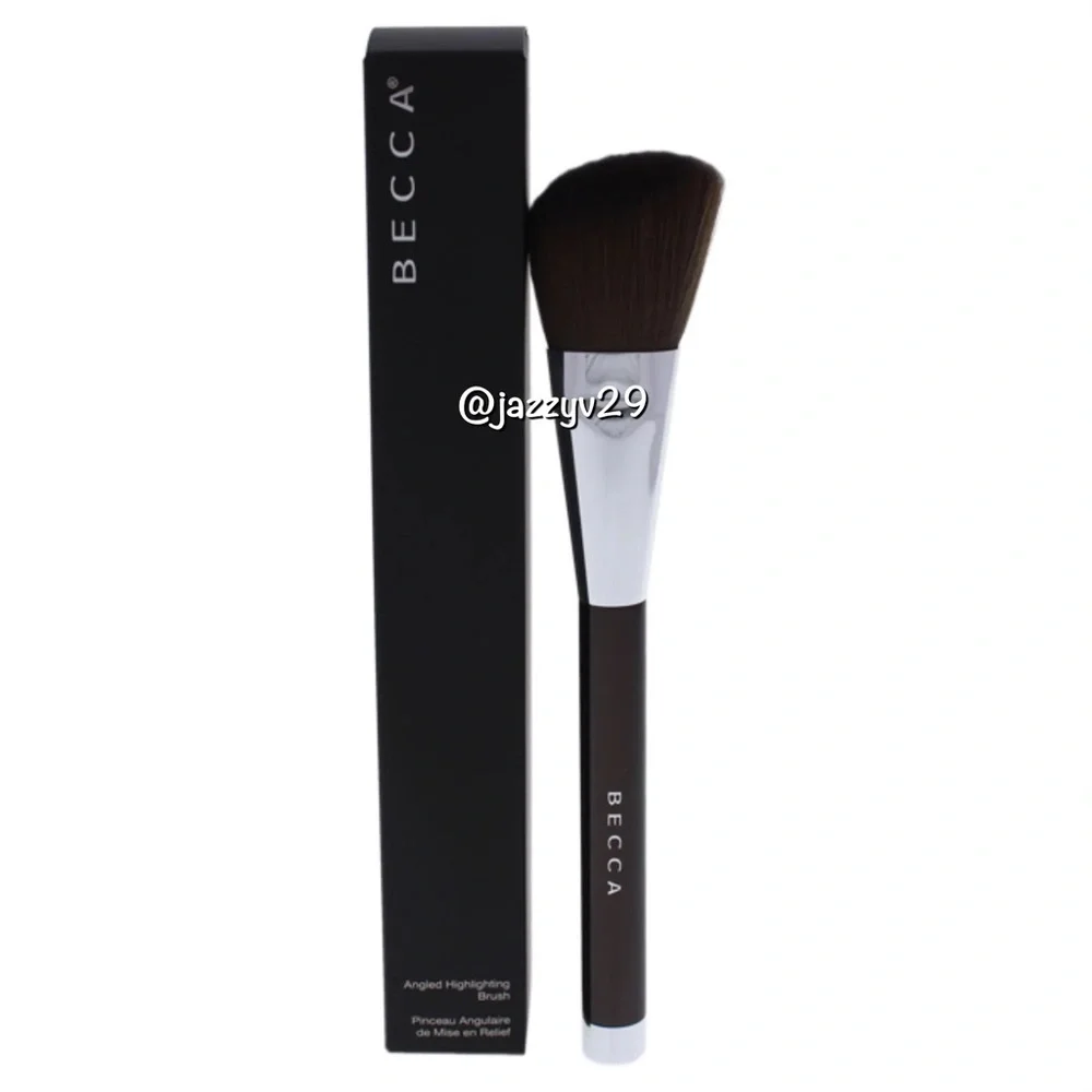 BECCA Angled Highlighting Brush